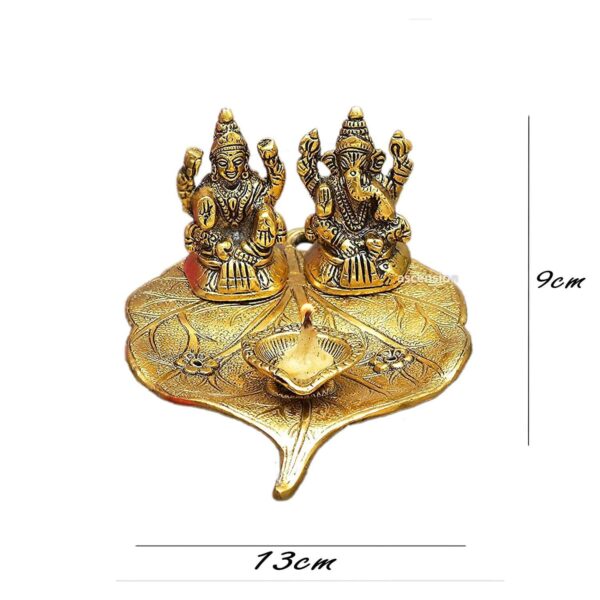 laxmi ganesh murti brass laxmi ganesh diya laxmi ganesh idol for diwali diya statue Laxmi ganesha statue laxmi ganesha idol decorative platter with diya laxmi ganesha idol figurine statue showpiece platter with diya for pooja metal statues