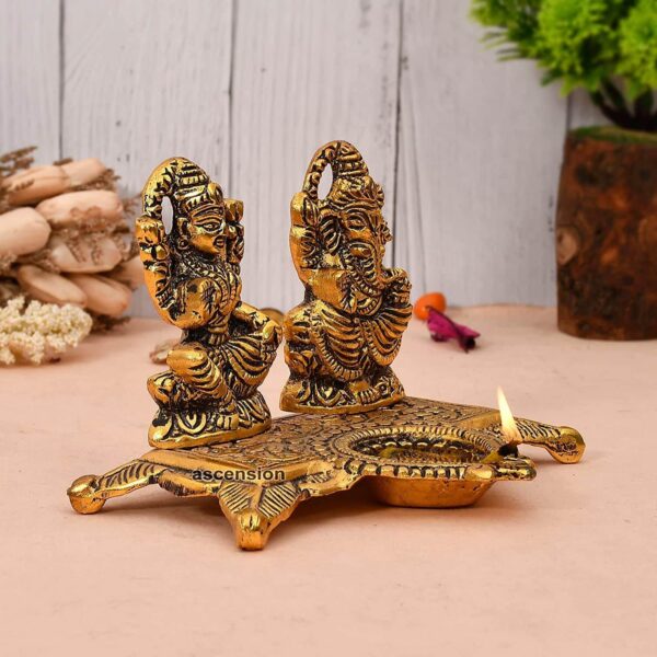 laxmi ganesh murti brass laxmi ganesh diya laxmi ganesh idol for diwali diya statue Laxmi ganesha statue laxmi ganesha idol decorative platter with diya laxmi ganesha idol figurine statue showpiece platter with diya for pooja metal statues