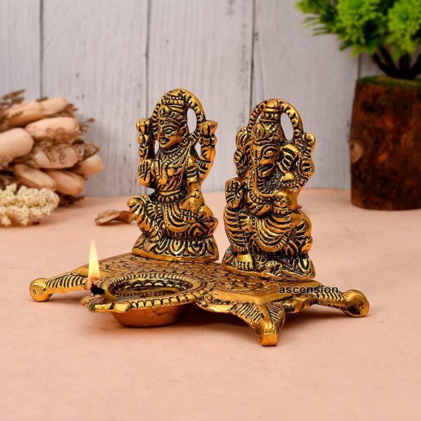 laxmi ganesh murti brass laxmi ganesh diya laxmi ganesh idol for diwali diya statue Laxmi ganesha statue laxmi ganesha idol decorative platter with diya laxmi ganesha idol figurine statue showpiece platter with diya for pooja metal statues