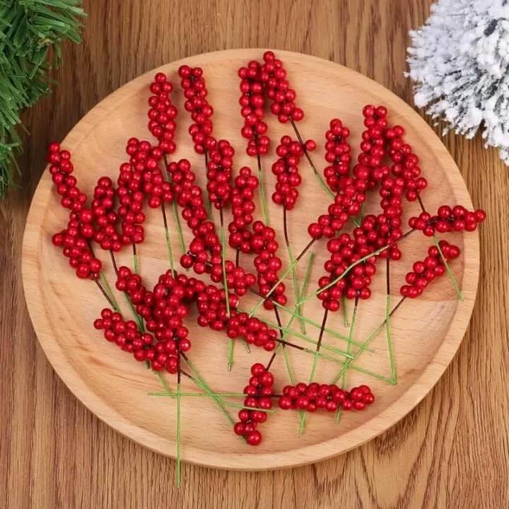 Artificial Holly Berries Bunch 8.5cm Fake Berries Decor on Wire for Christmas Tree Wreath Decorations