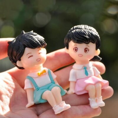 Mini Couples Romantic Gift for Girlfriend Boyfriend Figurines and Valentine Decoration