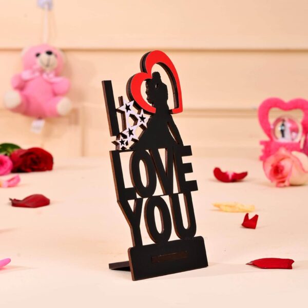 Wooden Romantic Kissing Couple with I Love You Decorative Showpiece | Valentine Gift for Girlfriend Boyfriend