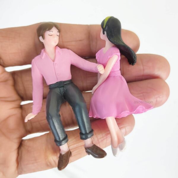 Romantic Lovely Couple Gift for Girlfriend Boyfriend Husband Wife Miniature Statue