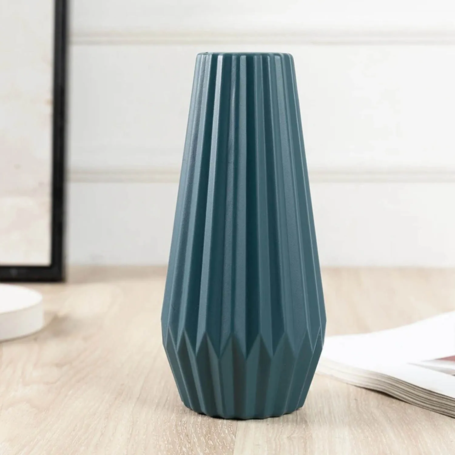 Plastic Flower Pot for Home Office Living Room Decoration