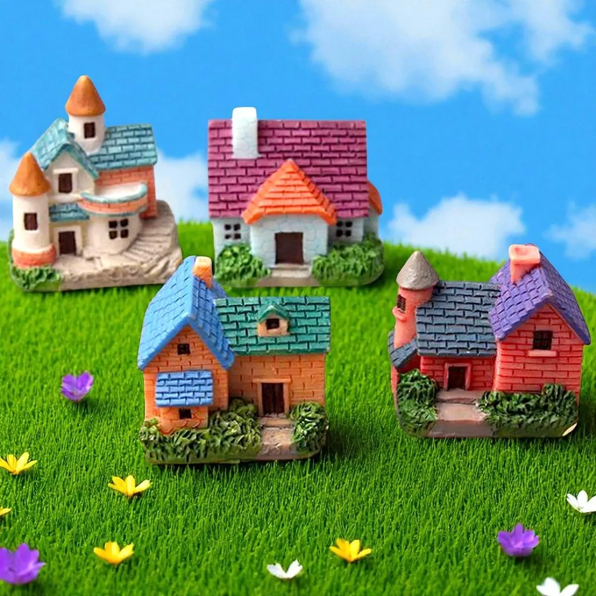 Pack of 4 Miniature Toy Huts