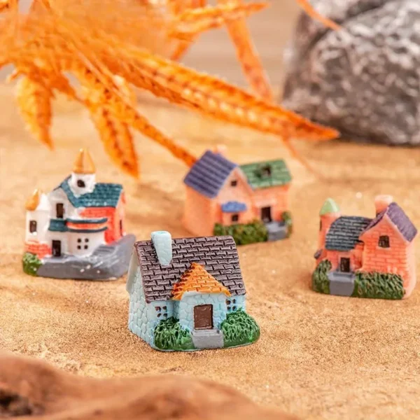 Pack of 4 Miniature Toy Huts