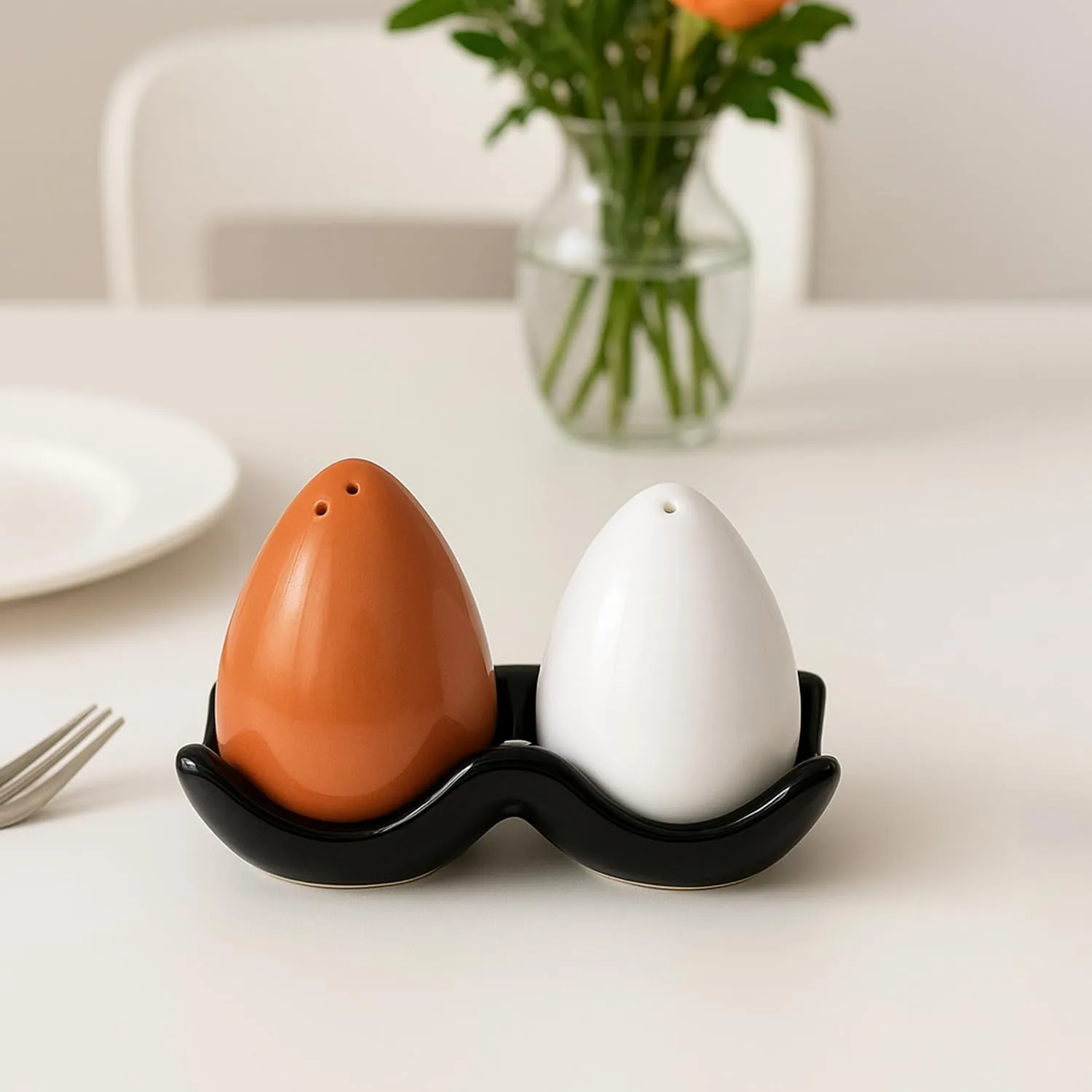 Egg Shape Salt & Pepper Set