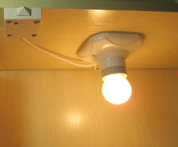 Auto Reset Wardrobe Switch