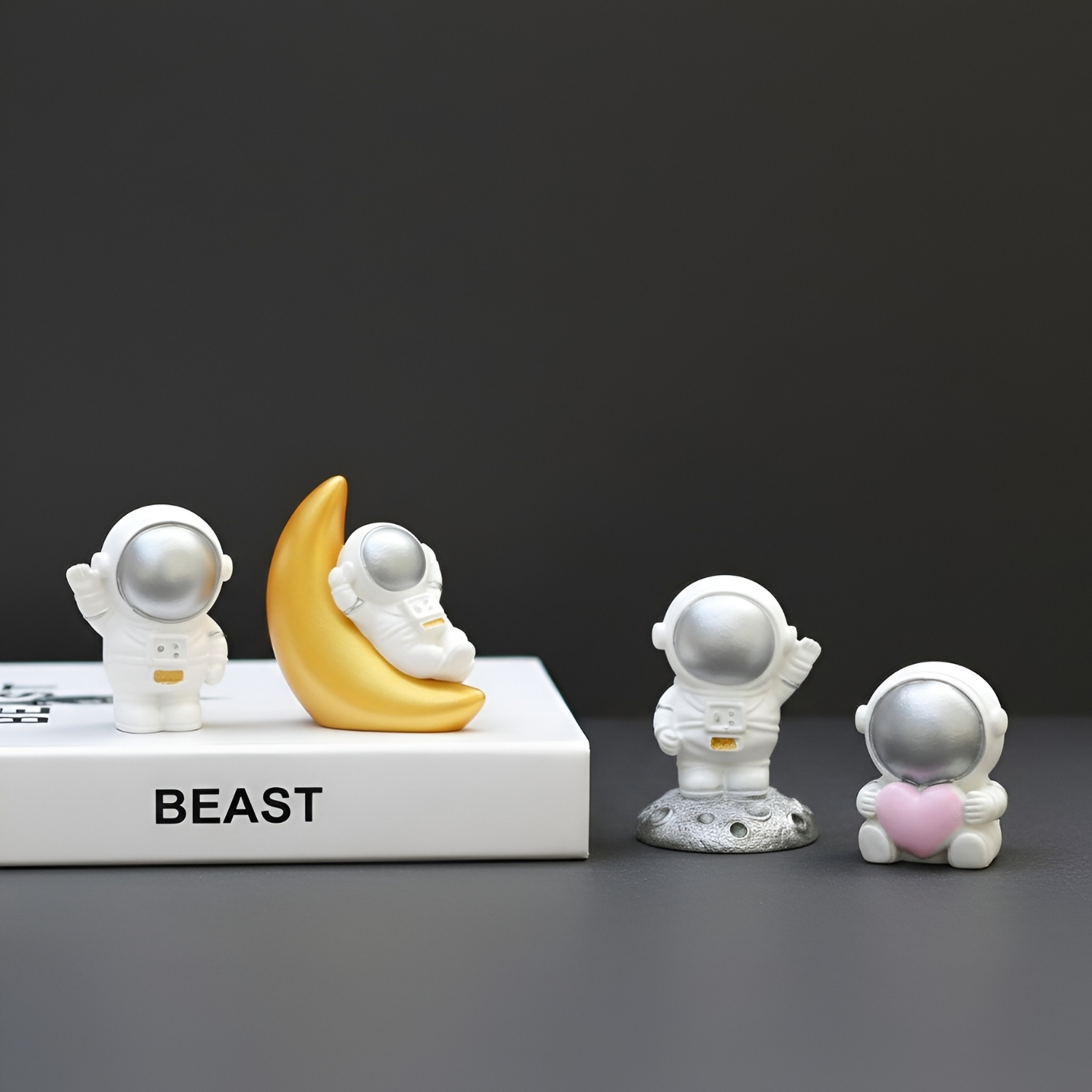 ascension Set of 4 Decorative Astronaut Miniature Statue Figurines Showpiece for Home Office Desk Decor Showpiece Gift for Girlfrirnd Boyfriend Husband Wife & Gift Items Valentine Decoration Item