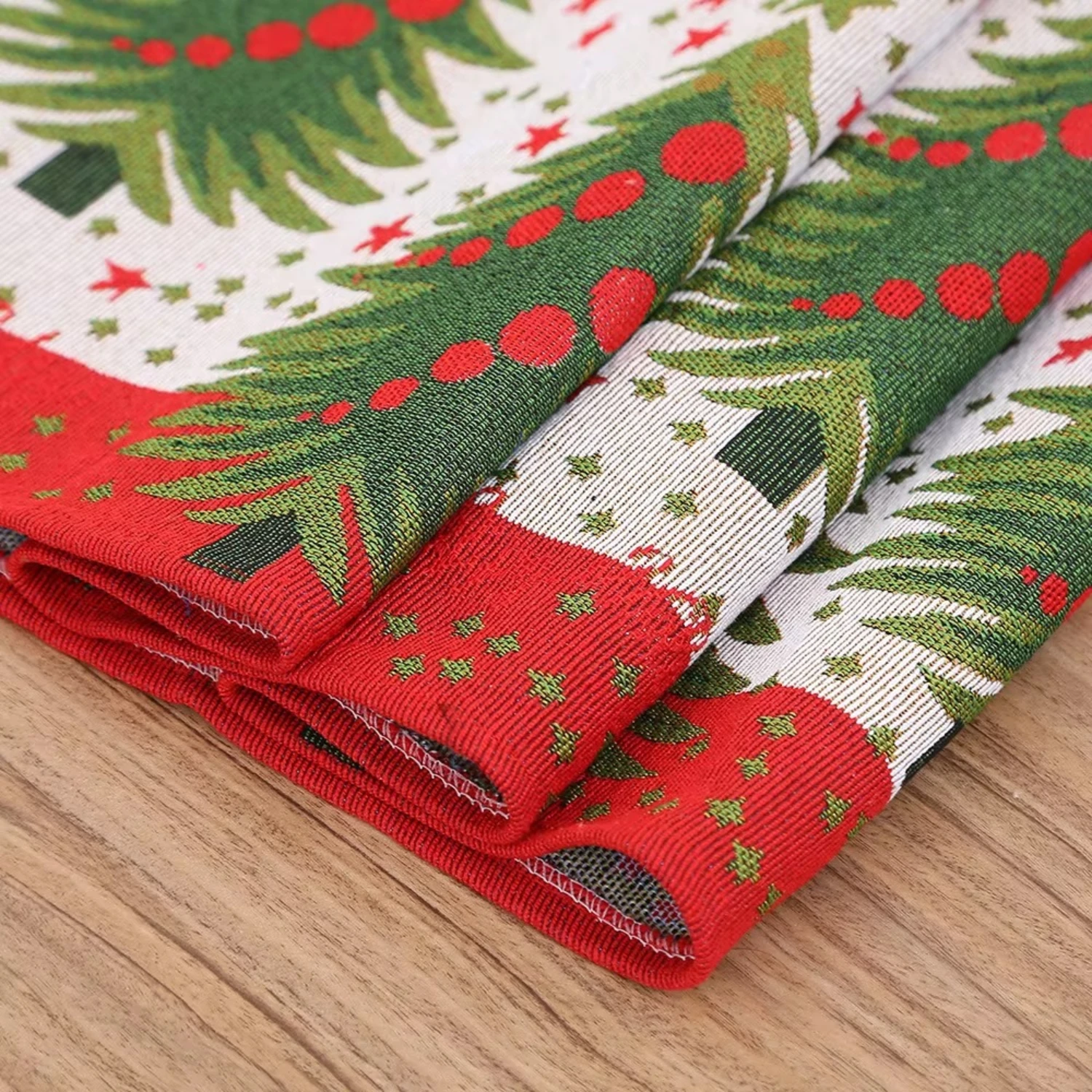 Christmas Table Runner Red Festive Dining Table Decoration with Green Xmas Tree Pattern - Image 4