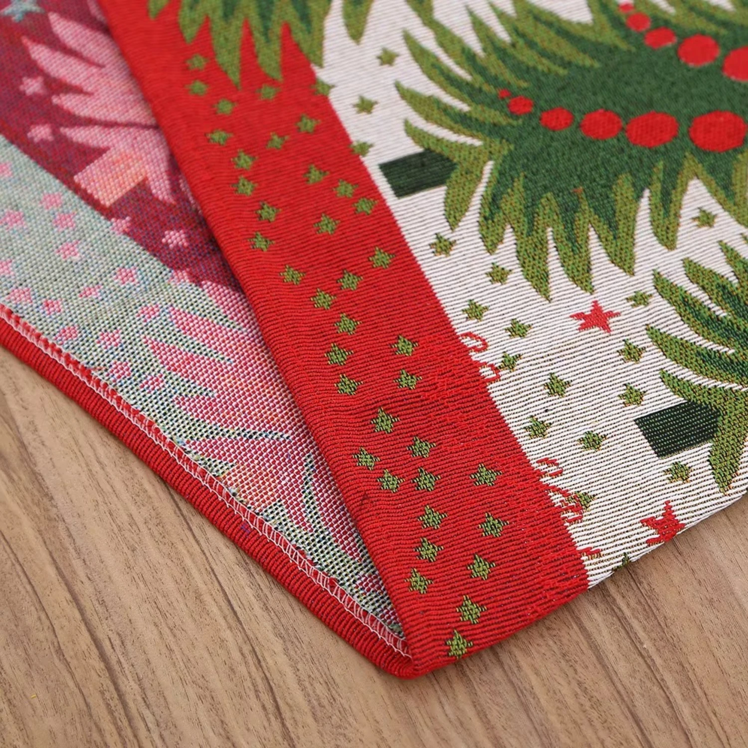 Christmas Table Runner Red Festive Dining Table Decoration with Green Xmas Tree Pattern - Image 5