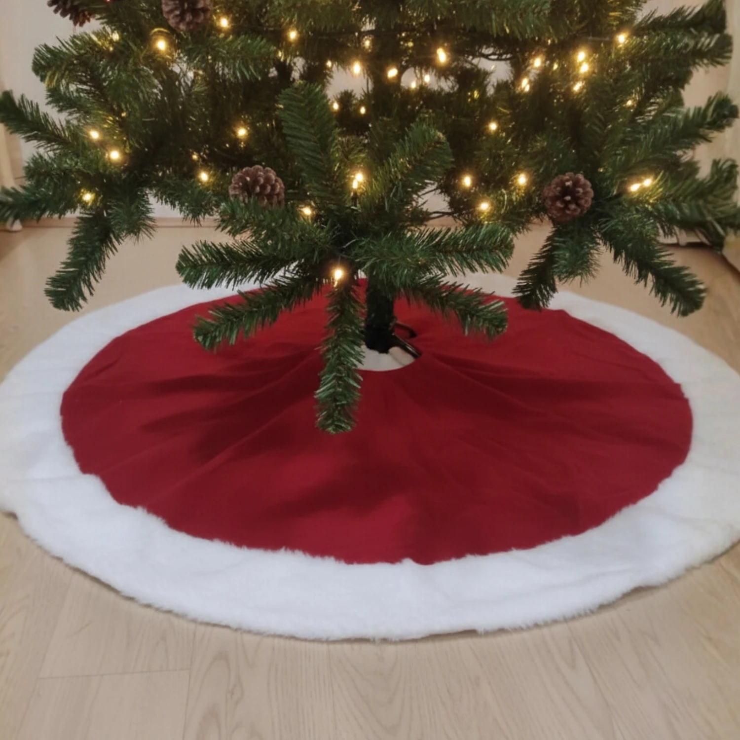 Red Christmas Tree Skirt with White Faux Fur Trim Velvet Double Layered - Image 5