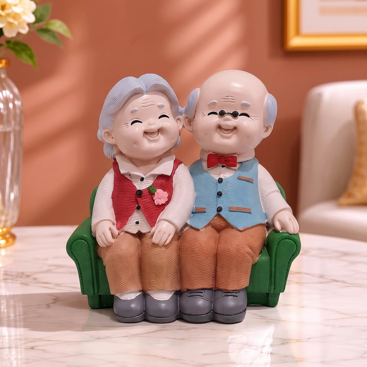 ascension Cute Romantic Old Couple Figurine Resin Grandparents Statue with Love Showpiece Romantic Decorative Item for Anniversary Retirement Birthday Gift Valentines Day Home & Office Decoration